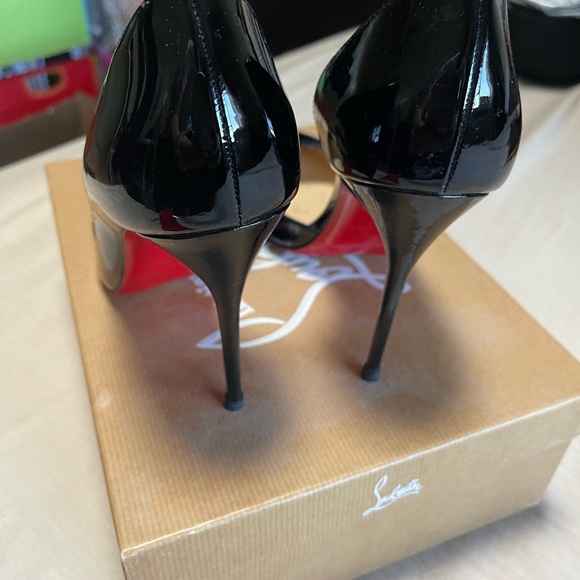 Authentic CHRISTIAN LOUBOUTIN Runway black patent leather pumps - Picture 4 of 9